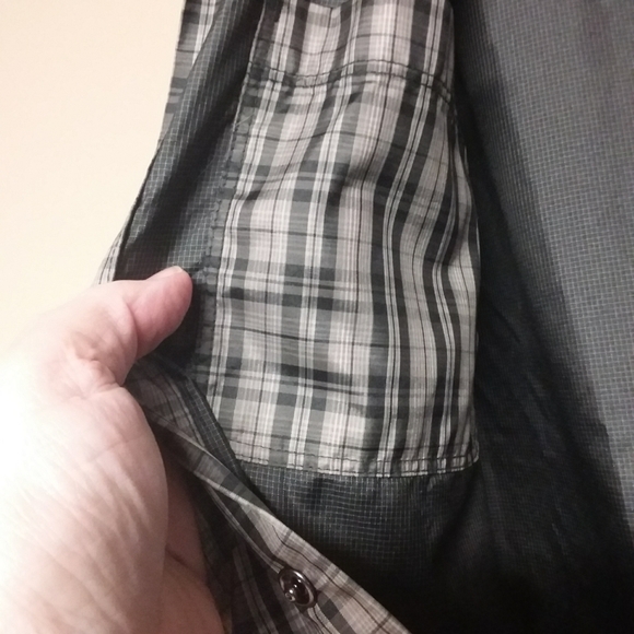 ⬇️ Nau Lightbeam water repellant recycled poly shirt/jacket - Picture 8 of 14